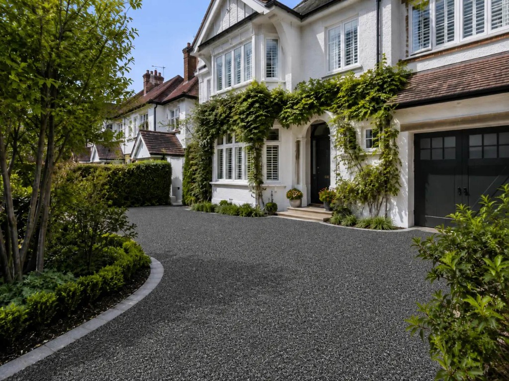 Resin bound driveway installation in Ealing by Daltex Resin Experts