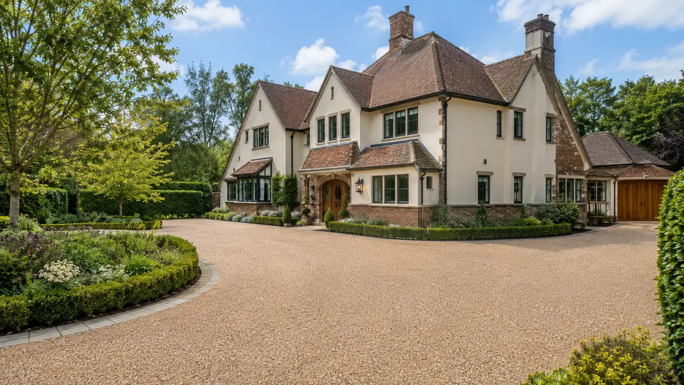 Resin bound driveway in Gerrards Cross by Daltex Resin Experts